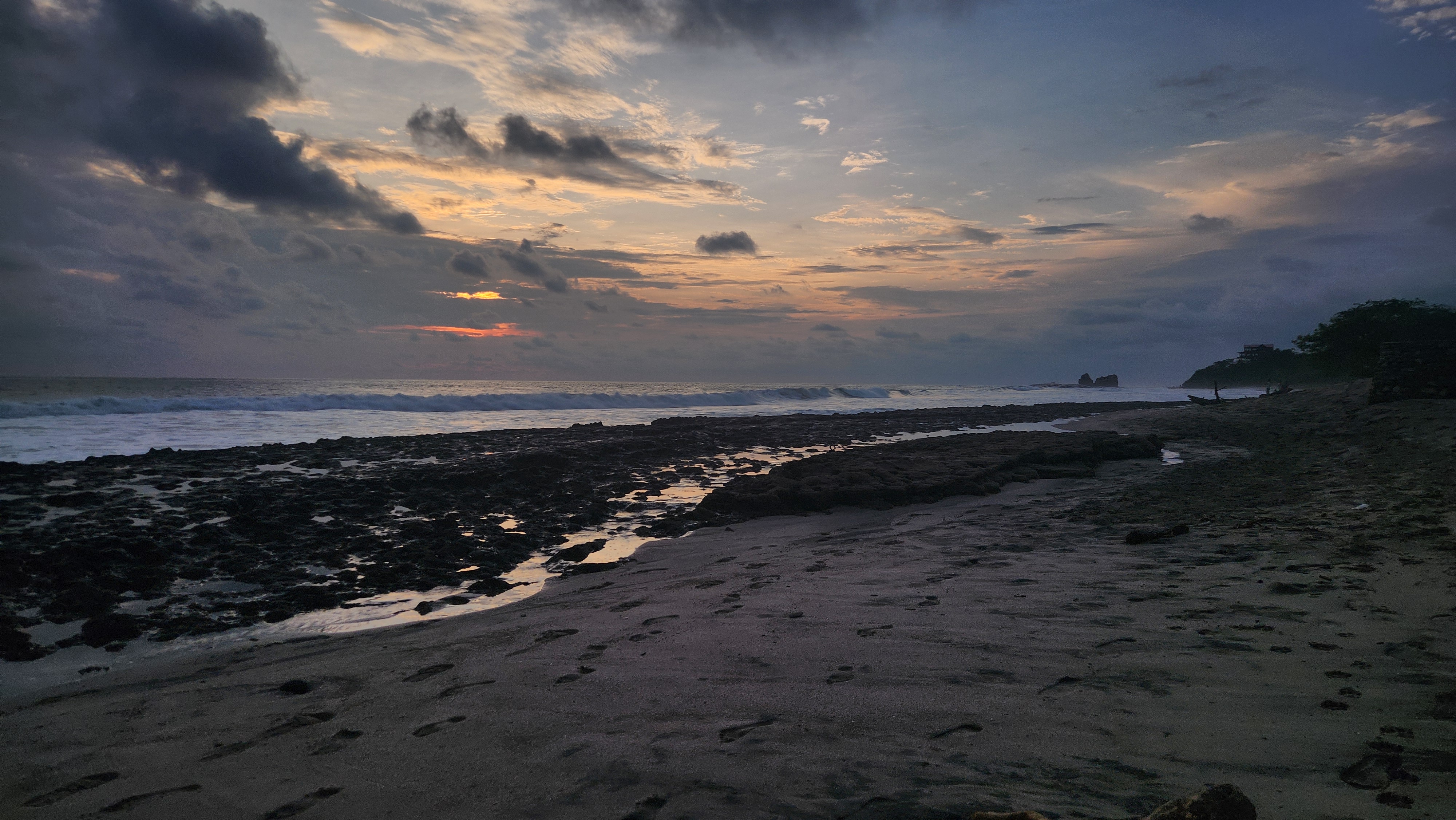 NICARAGUA PART 4: SURF AND SUNETS
